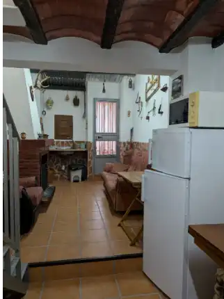 Sala de estar de Casa adosada en venta en Fuerte del Rey con Aire acondicionado, Calefacción y Trastero