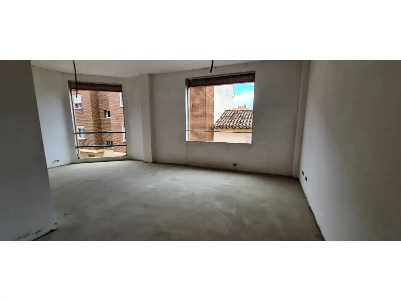 Vista exterior de Piso en venta en Lardero con Calefacción, Trastero y Balcón