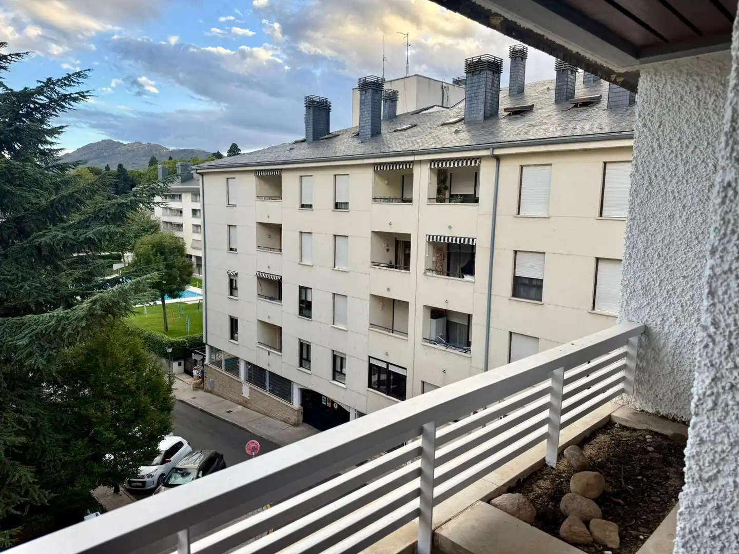 Exterior view of Duplexes for rent in El Escorial  with Heating, Terrace and Balcony