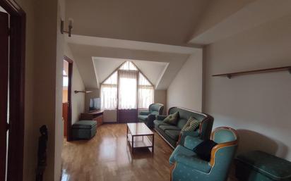 Living room of Flat for sale in Palencia Capital  with Heating, Parquet flooring and Terrace