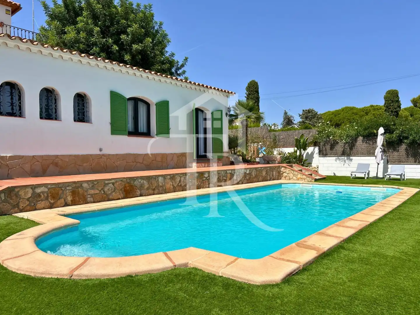 Exterior view of Houses for sale in Roda de Berà  with Air Conditioner, Heating and Private garden