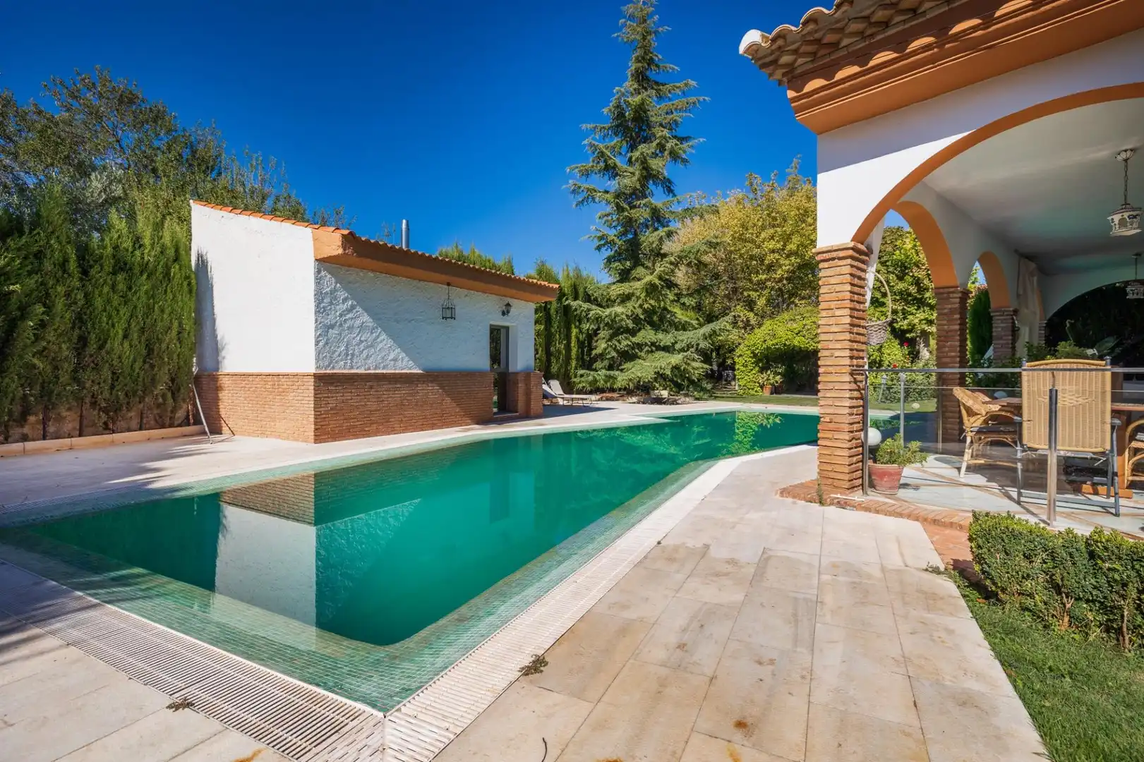 Piscina de Casa o xalet en venda en Baza amb Aire condicionat, Calefacció i Jardí privat