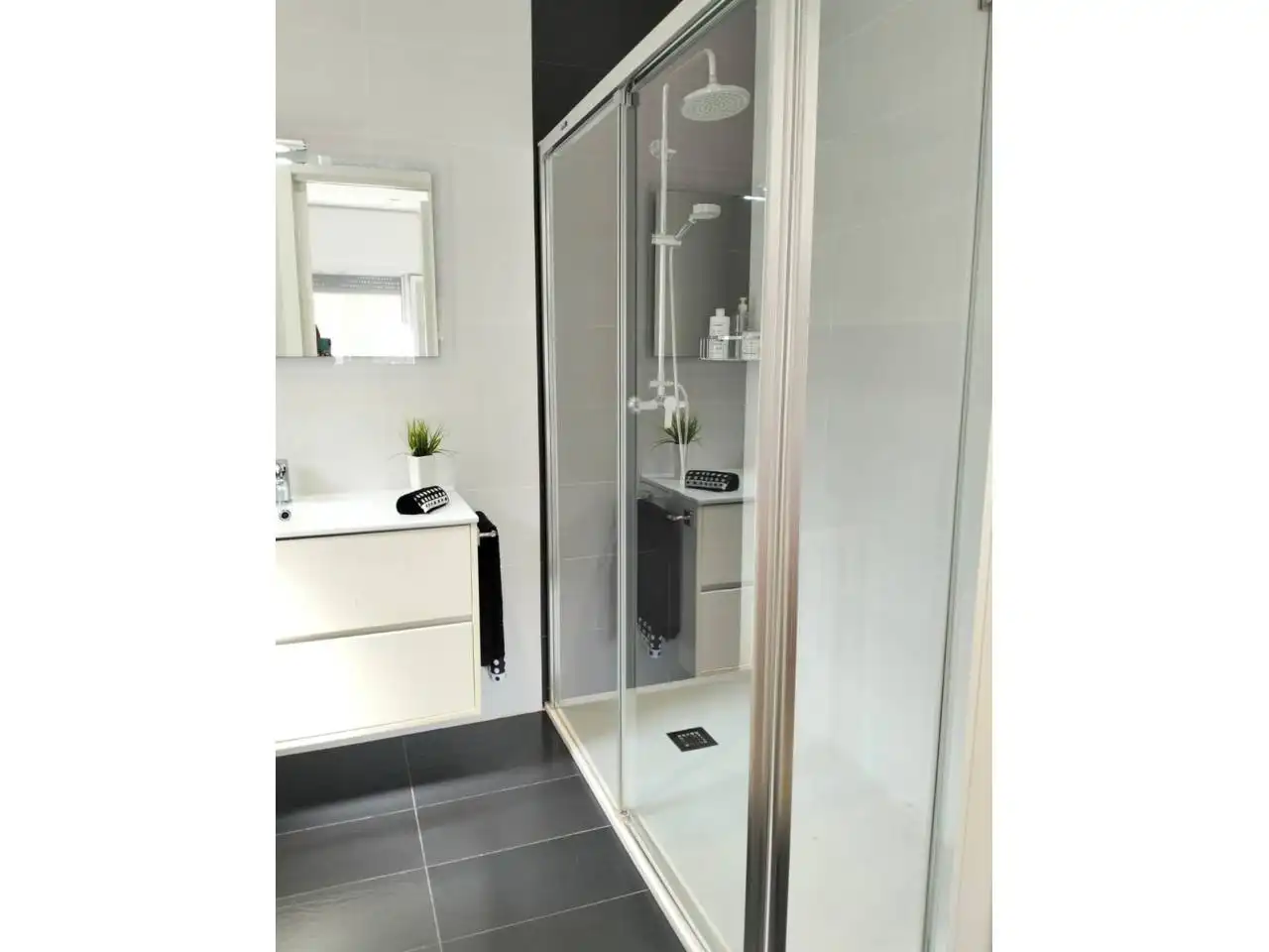 Badezimmer von Haus oder Chalet zum Verkauf in Mont-roig del Camp mit Heizung, Privatgarten und Parkett