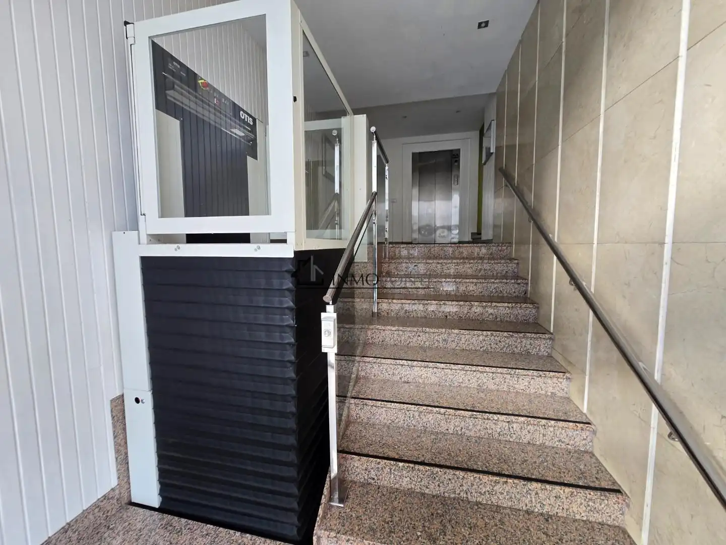 Wohnung zum Verkauf in Pontevedra Capital  mit Heizung, Parkett und Terrasse