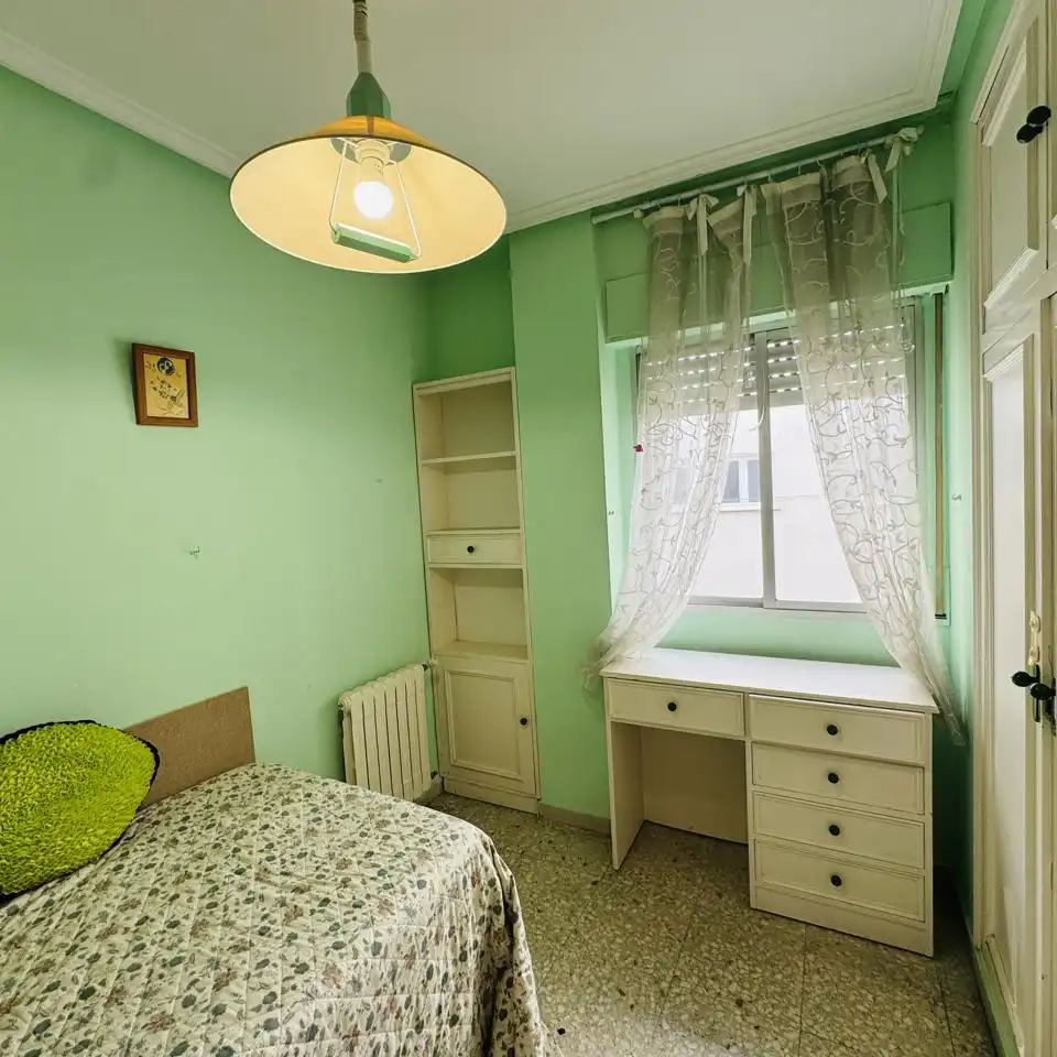 Flat for sale in De Cesáreo Alierta, La Granja