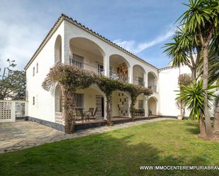 Exterior view of House or chalet for sale in Empuriabrava  with Terrace and Swimming Pool