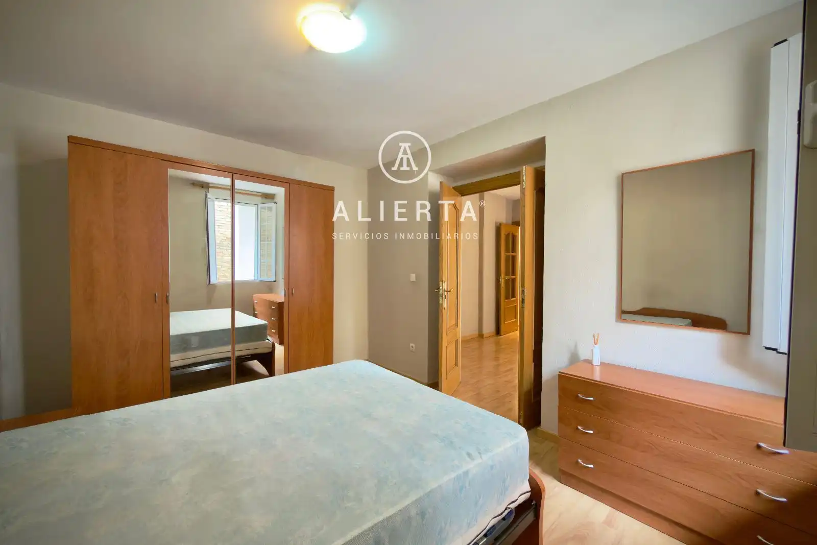 Piso de alquiler en Pizarro, Doctor Cerrada