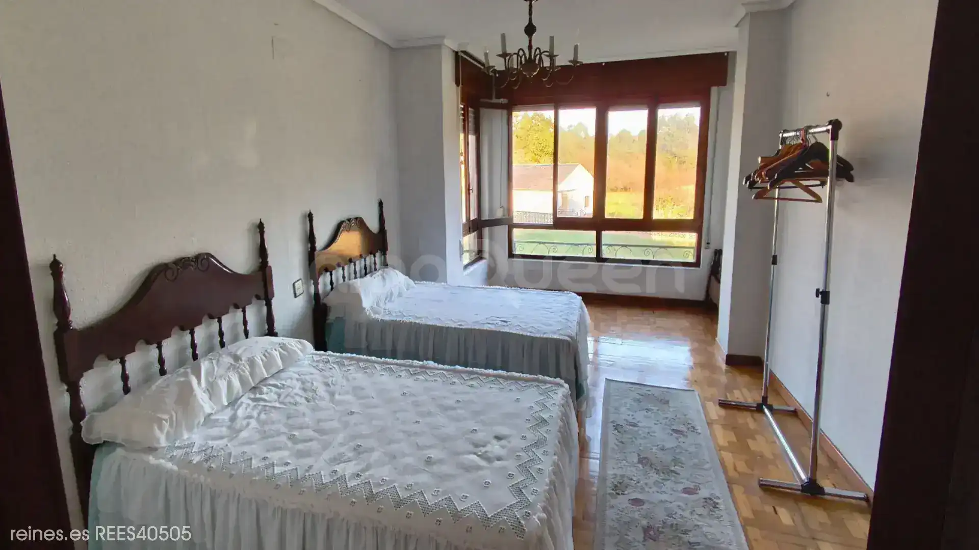 Schlafzimmer von Einfamilien-Reihenhaus zum Verkauf in Miengo mit Heizung und Privatgarten
