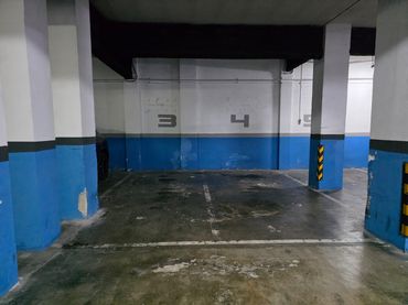 Einzelparkplatz mit Aufzug zur Miete in Carrer de la Indústria 9