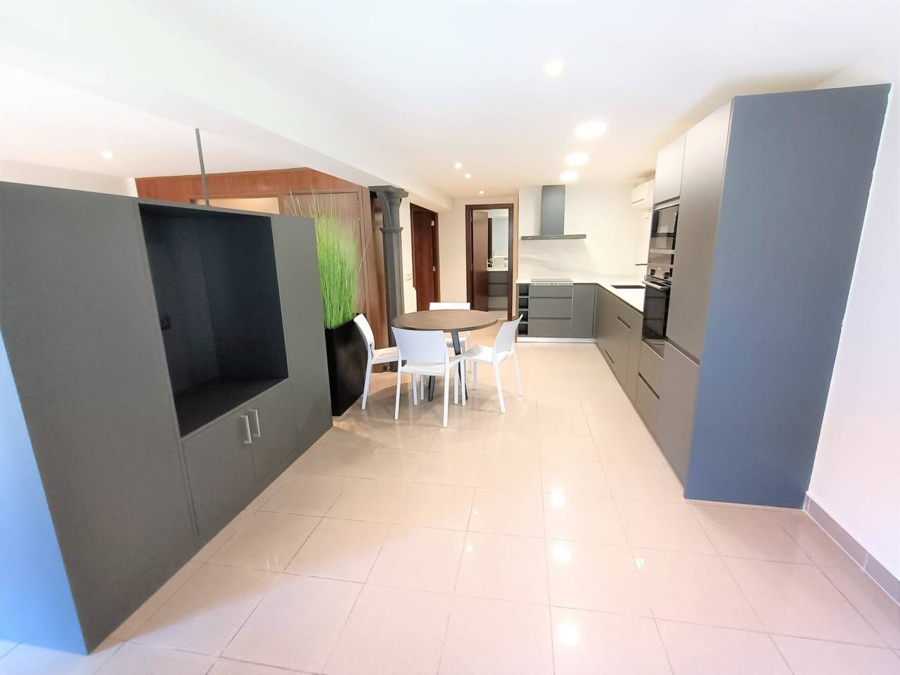 Kitchen of Flat to rent in Vic  with Air Conditioner, Heating and Balcony