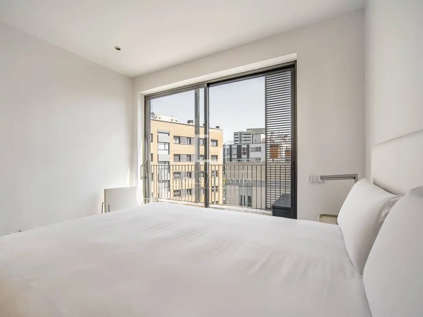 Schlafzimmer von Dachboden zum Verkauf in Barcelona mit Klimaanlage, Heizung und Terrasse