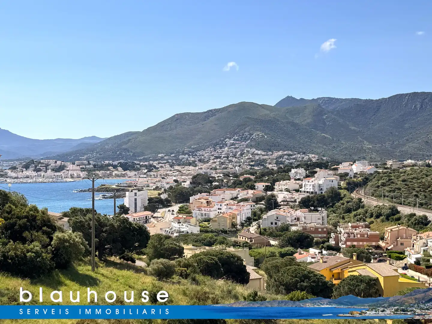 Vista exterior de Dúplex en venda en Llançà amb Aire condicionat, Calefacció i Jardí privat