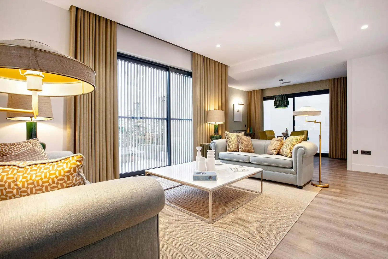 Living room of Flat for rent in Sevilla  with Air Conditioner, Heating and Washing machine