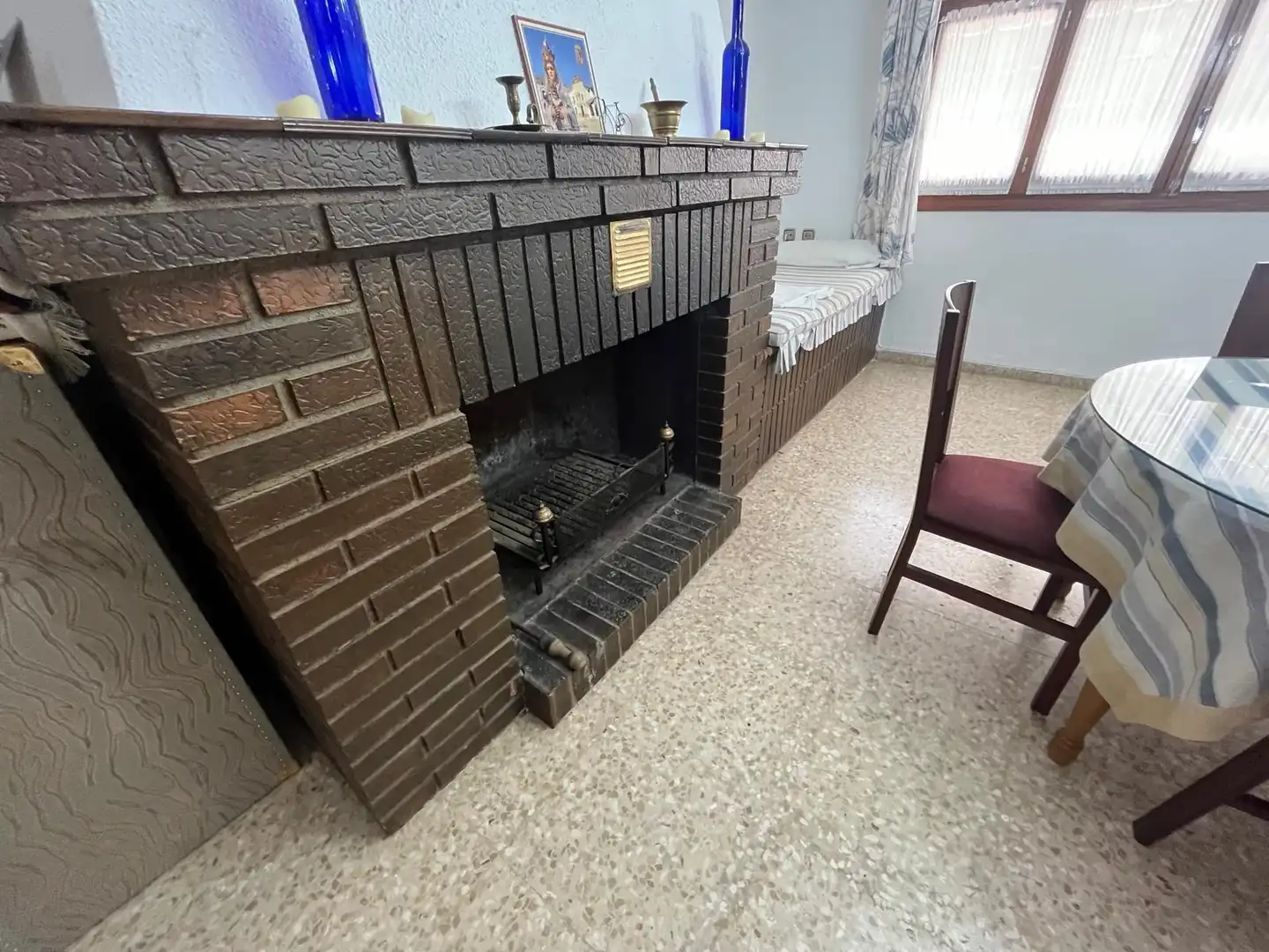 Sala d'estar de Casa o xalet en venda en Almansa amb Aire condicionat, Calefacció i Jardí privat