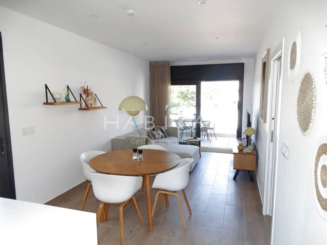 Sala d'estar de Casa o xalet en venda en Pilar de la Horadada amb Aire condicionat, Terrassa i Moblat