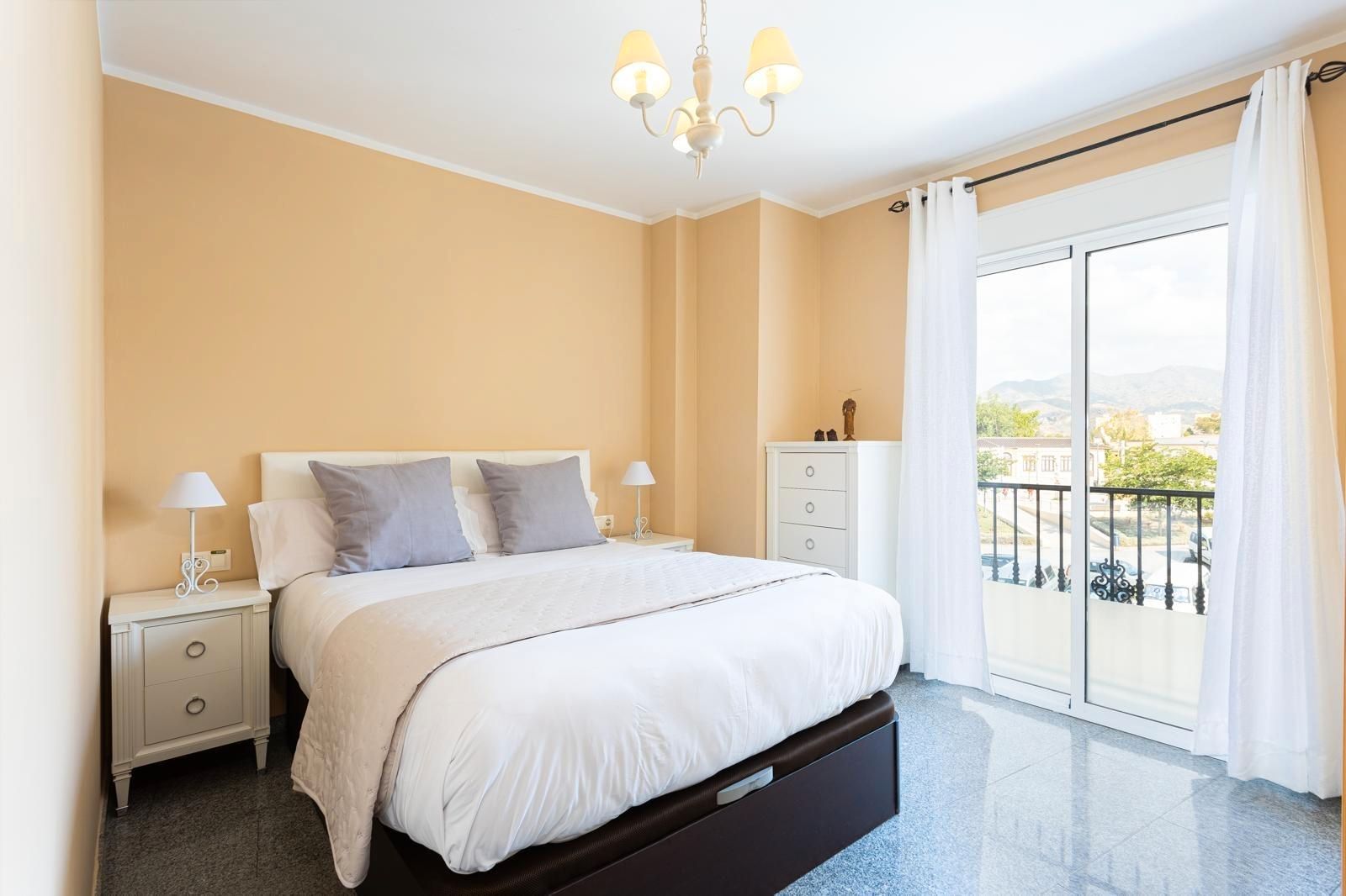 Dormitori de Apartament de lloguer en Málaga Capital amb Aire condicionat i Moblat