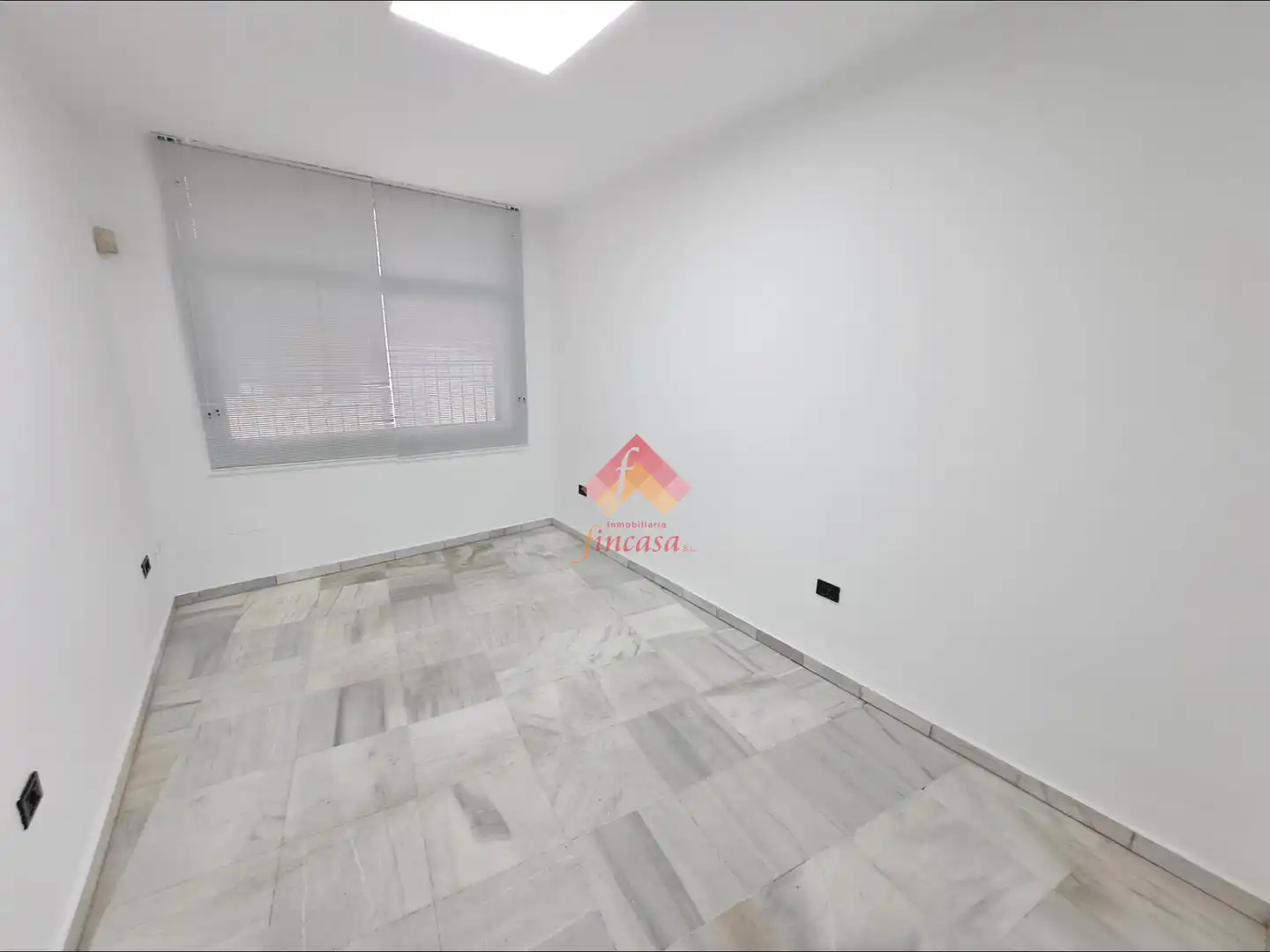 Commercial properties for rent in Ronda  with Air Conditioner