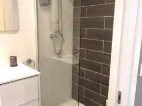 Baño de Piso de alquiler en Gijón  con Calefacción, Parquet y Amueblado