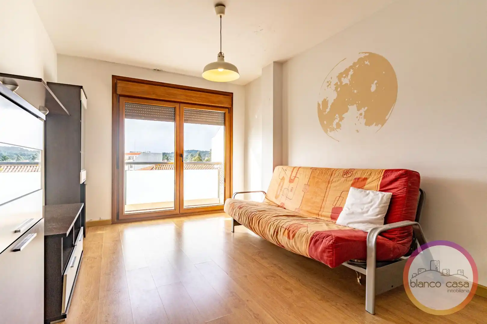 Sala de estar de Piso en venta en Carballo con Calefacción, Amueblado y Balcón