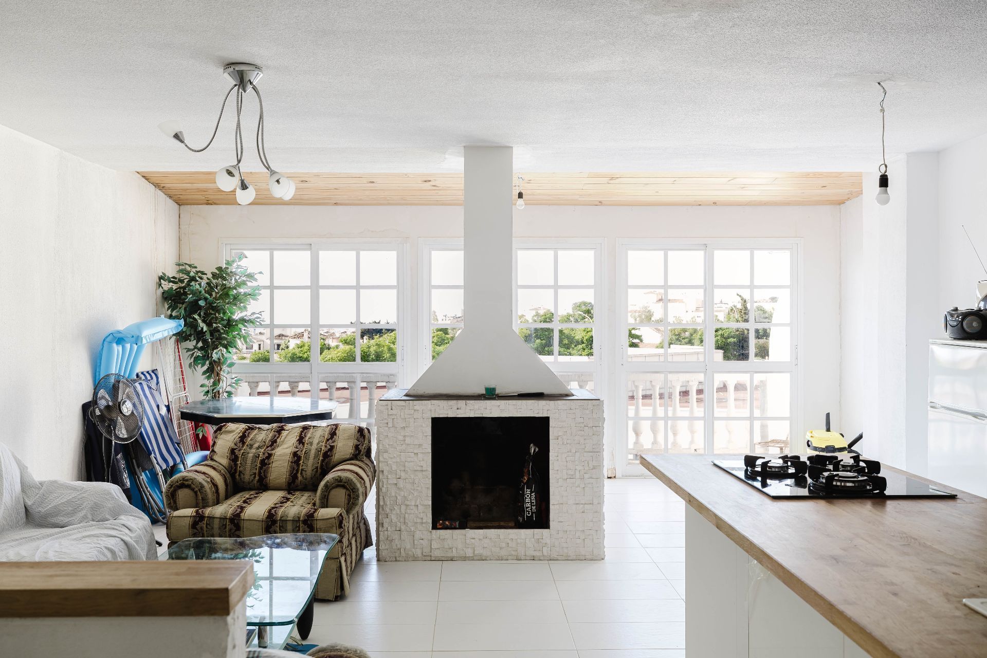 Sala d'estar de Casa o xalet en venda en Benalmádena amb Jardí privat
