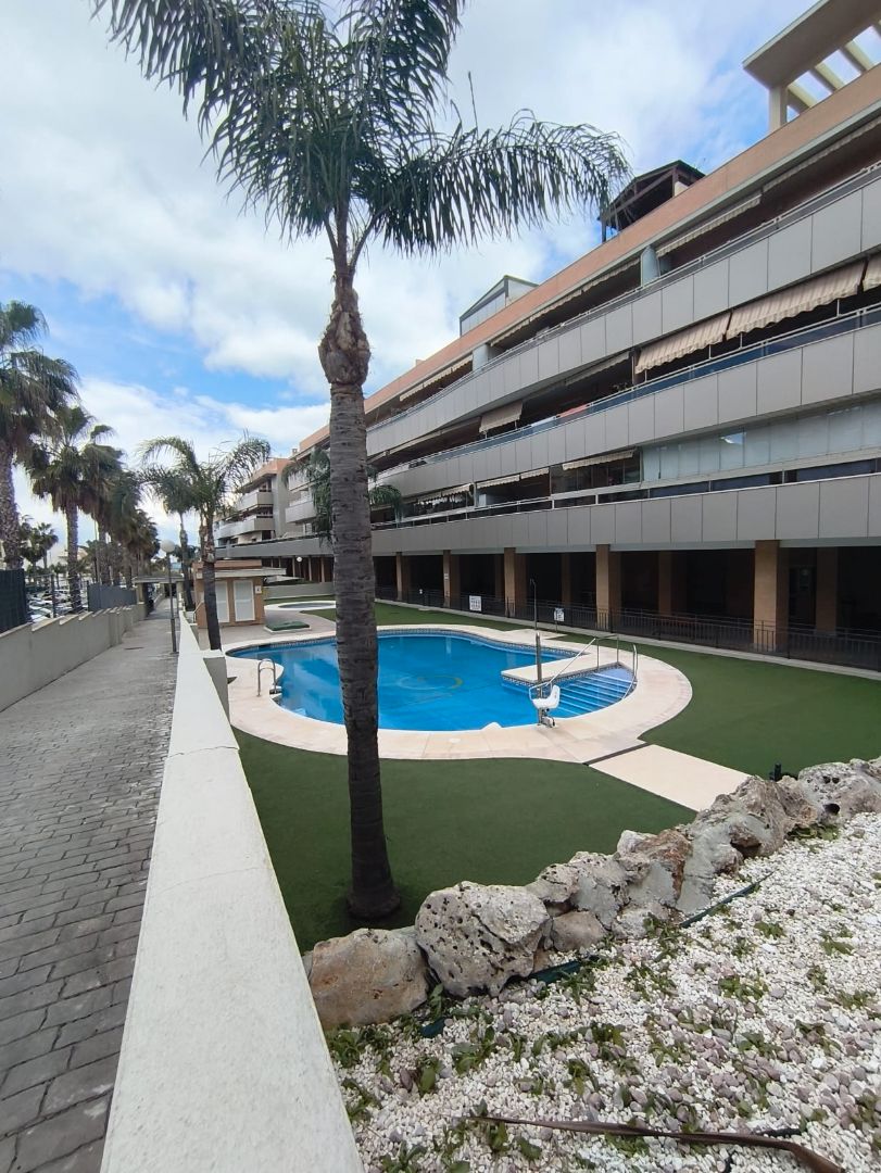 Piscina de Piso en venta en Torremolinos con Aire acondicionado, Calefacción y Parquet