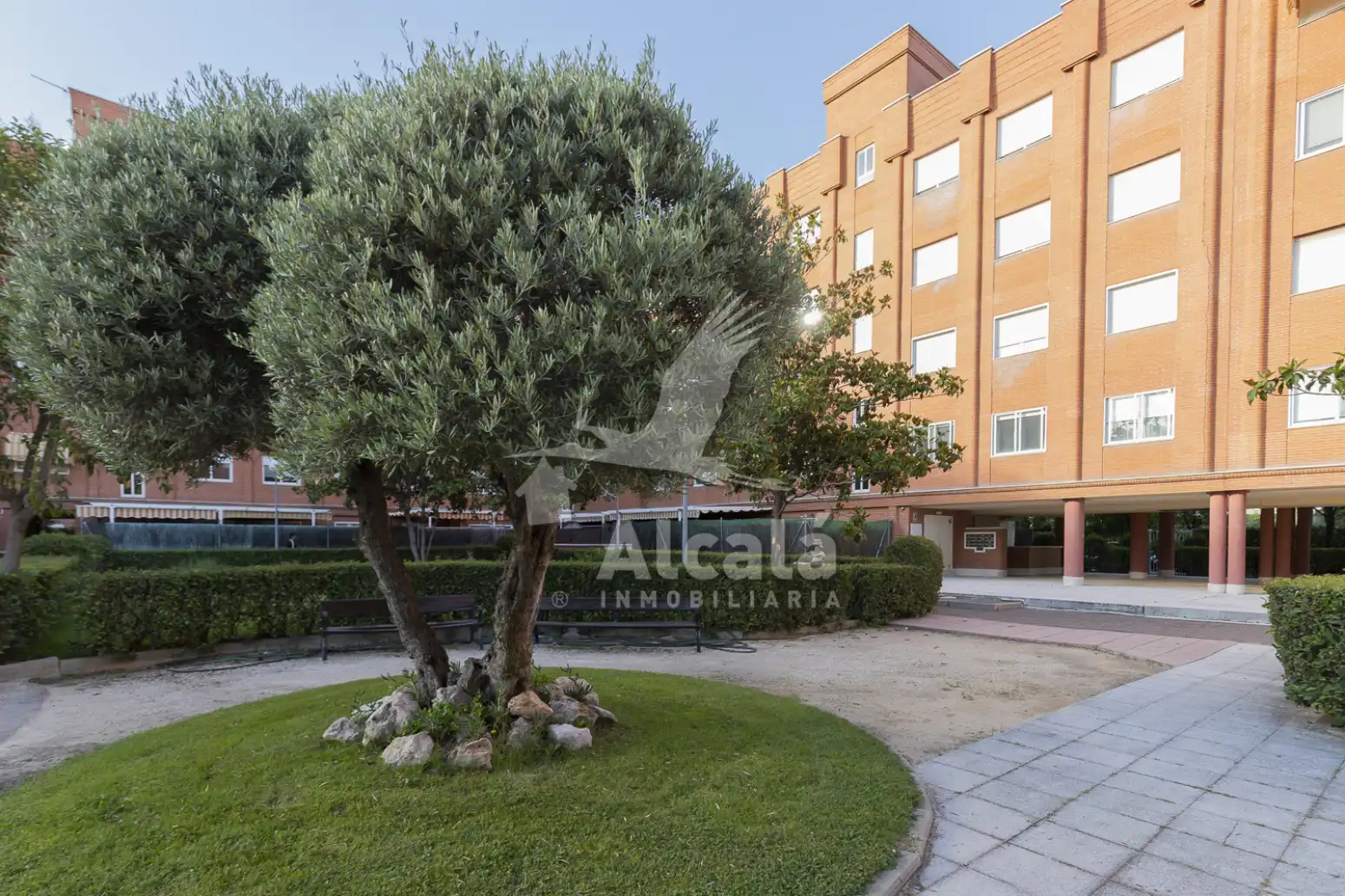 Vista exterior de Piso en venta en Alcalá de Henares con Aire acondicionado, Calefacción y Trastero