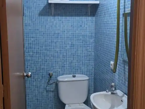 Badezimmer von Geschaftsraum zur Miete in Sevilla mit Klimaanlage und Heizung