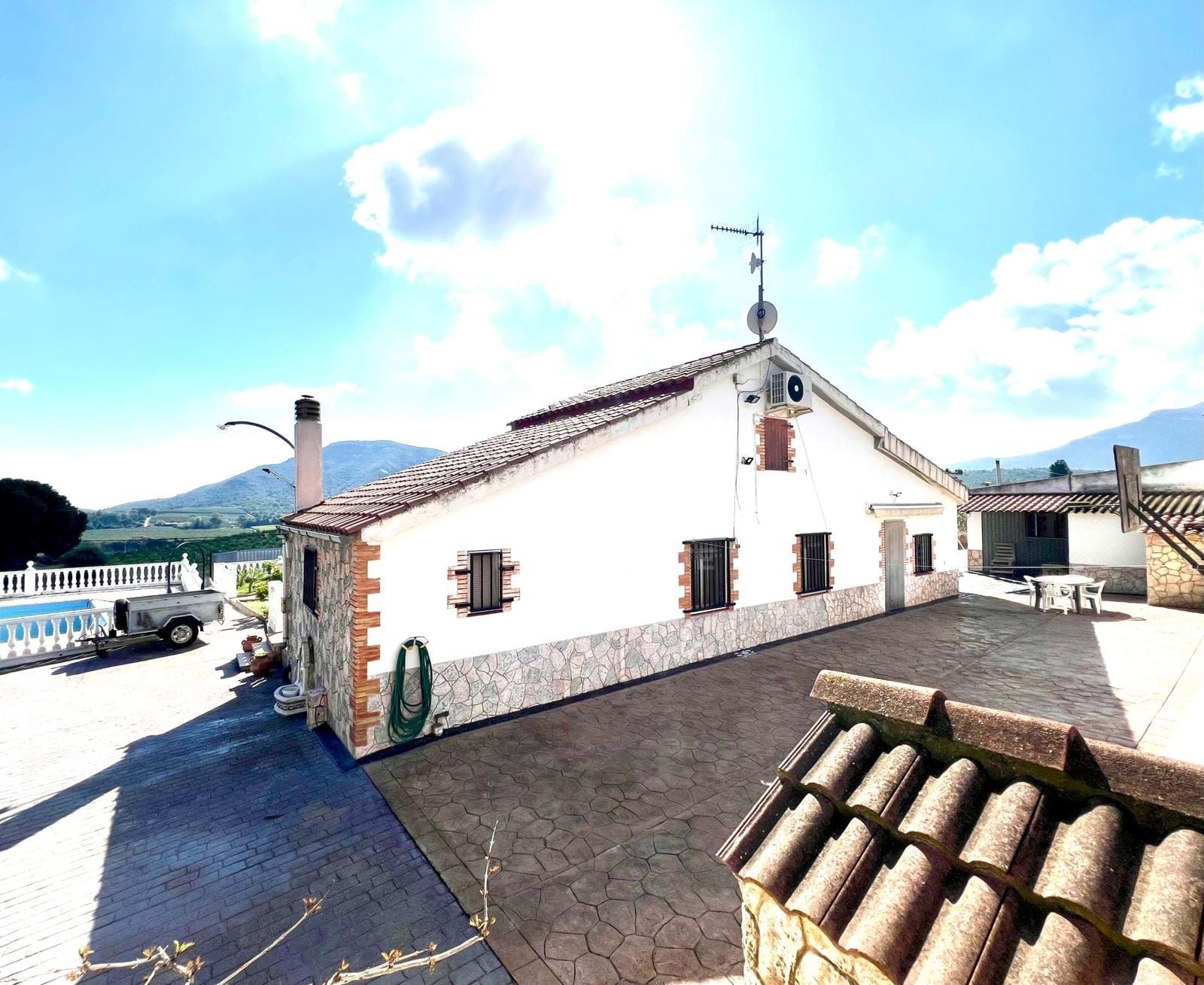 Vista exterior de Casa o xalet en venda en Amposta amb Aire condicionat, Calefacció i Terrassa