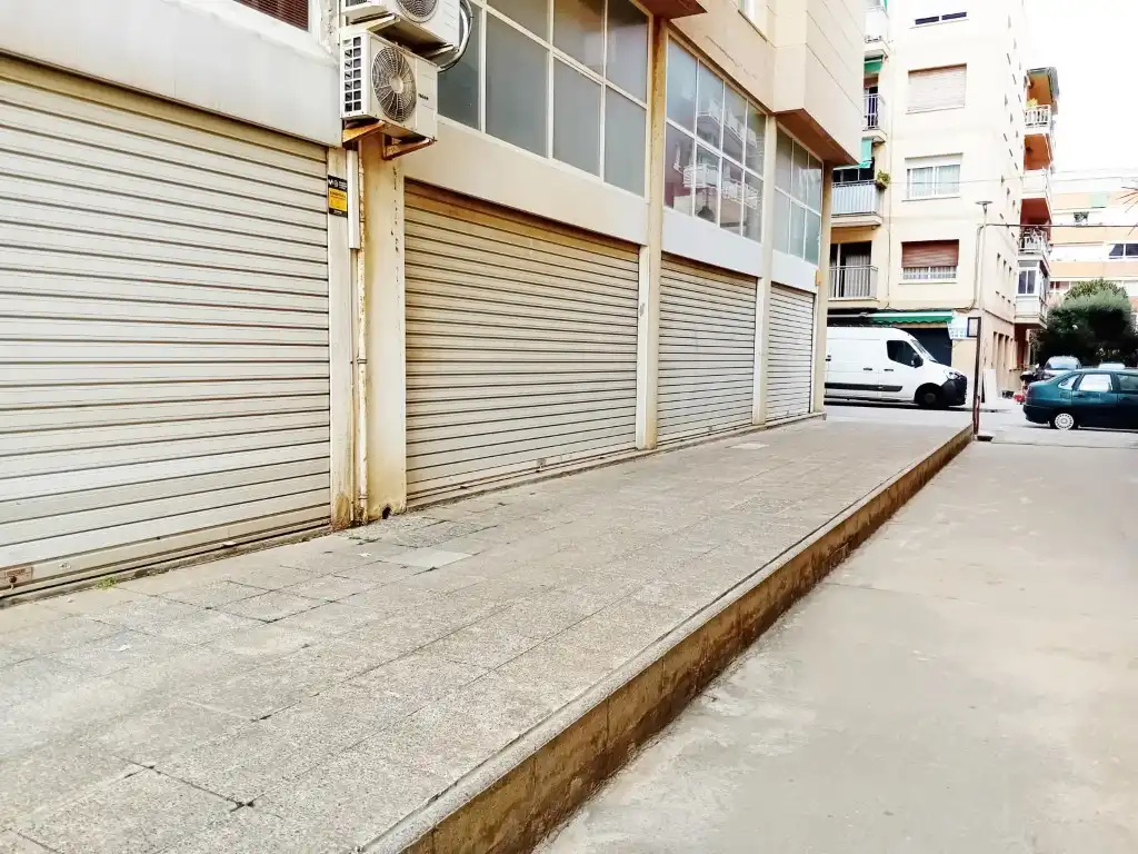 Individual for sale in Avenida Montserrat 44, imagen 4