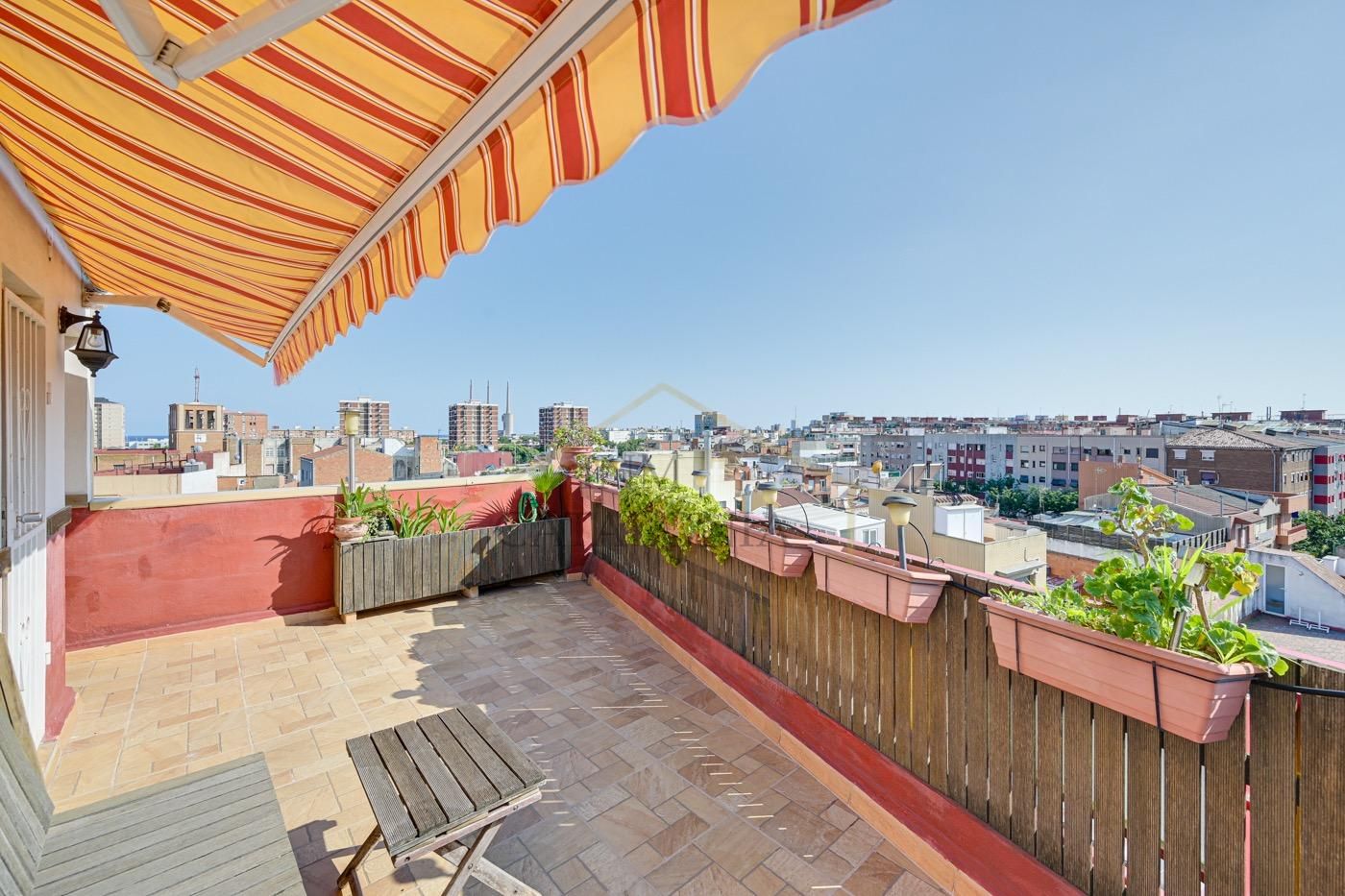 Àtic en venda a  SALUT, La Salut, Salut - Lloreda