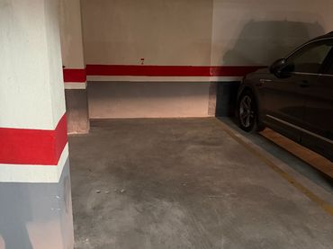 Motorradstellplatz mit Aufzug zur Miete in Calle Real 11
