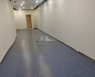 Premises to rent in  Lleida Capital  with Air Conditioner