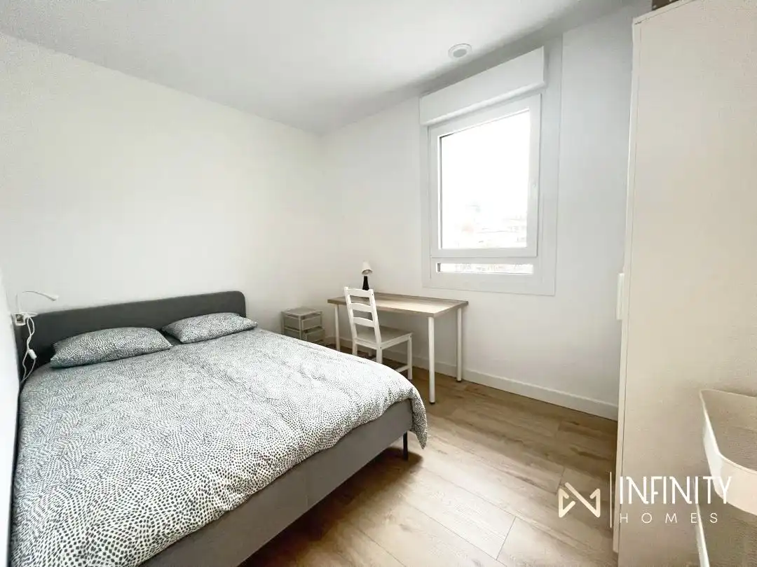Bedroom of Flat for rent in Bilbao   with Heating and Balcony