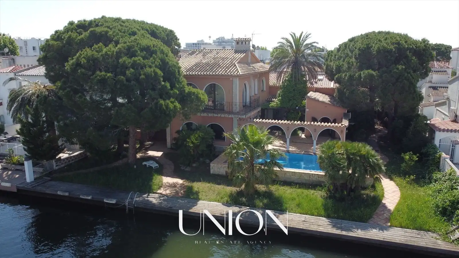 Chalet con piscina en venta en Requesens, imagen 3