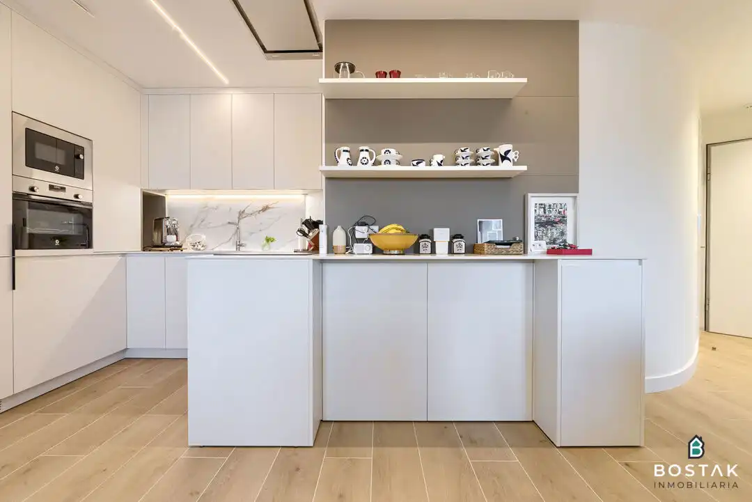 Cocina de Ático de alquiler en Bilbao  con Calefacción, Terraza y Balcón