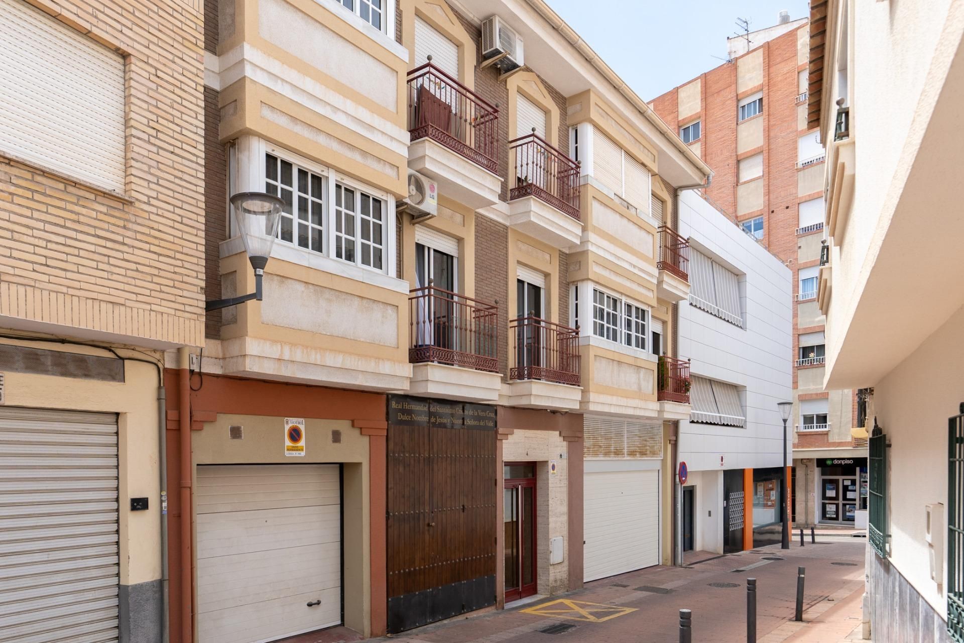 Vista exterior de Pis en venda en Motril amb Balcó