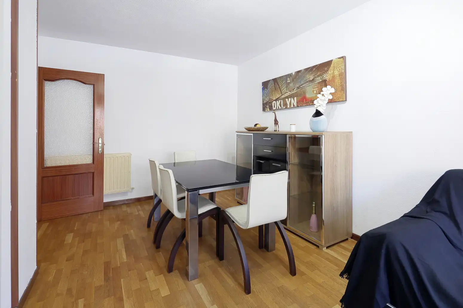 Comedor de Piso en venta en Oviedo  con Calefacción y Trastero