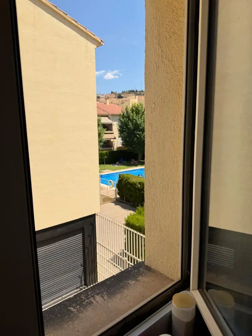 Piscina de Pis de lloguer en Granada amb Aire condicionat, Moblat i Forn