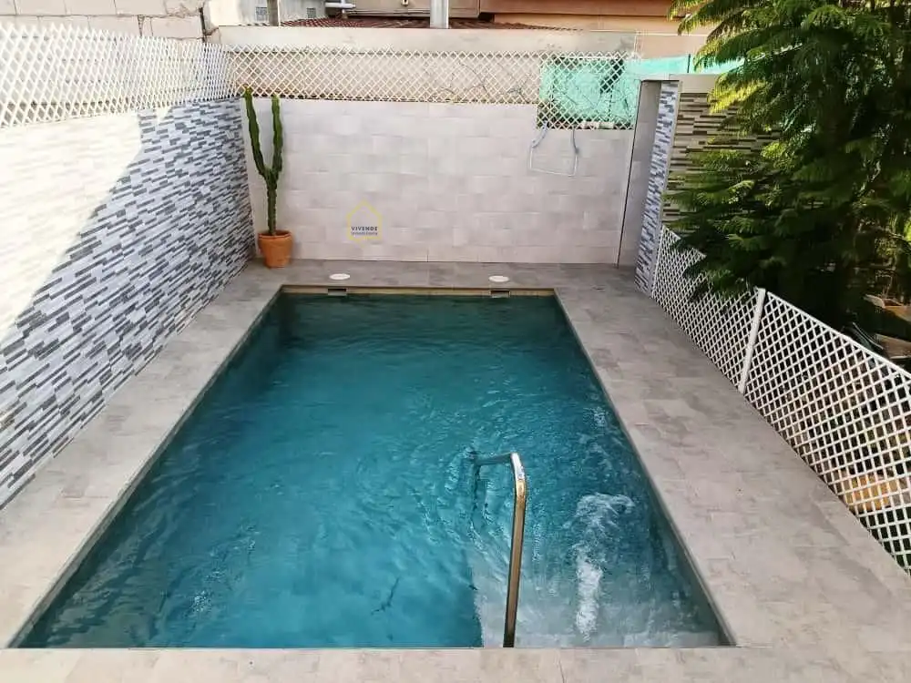 Houses for sale in Escucha