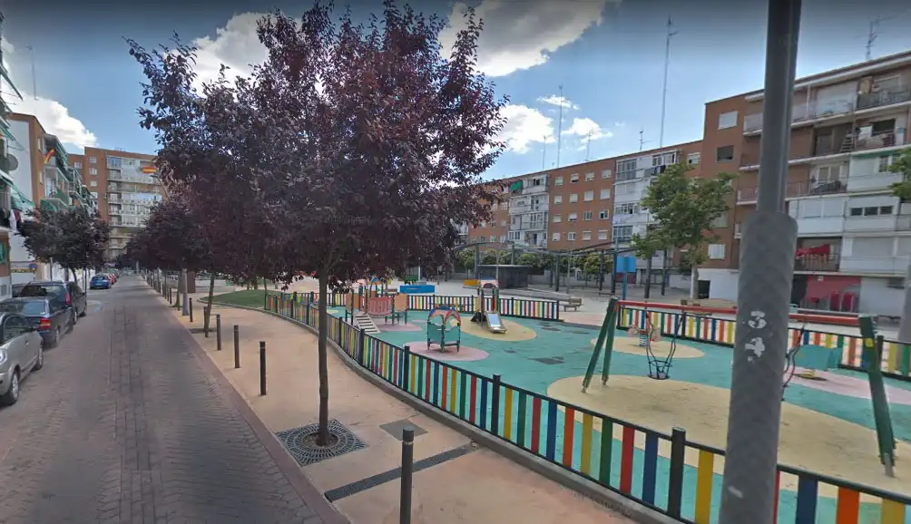 Vista exterior de Pis per a compartir en Alcorcón amb Calefacció, Parquet i Terrassa