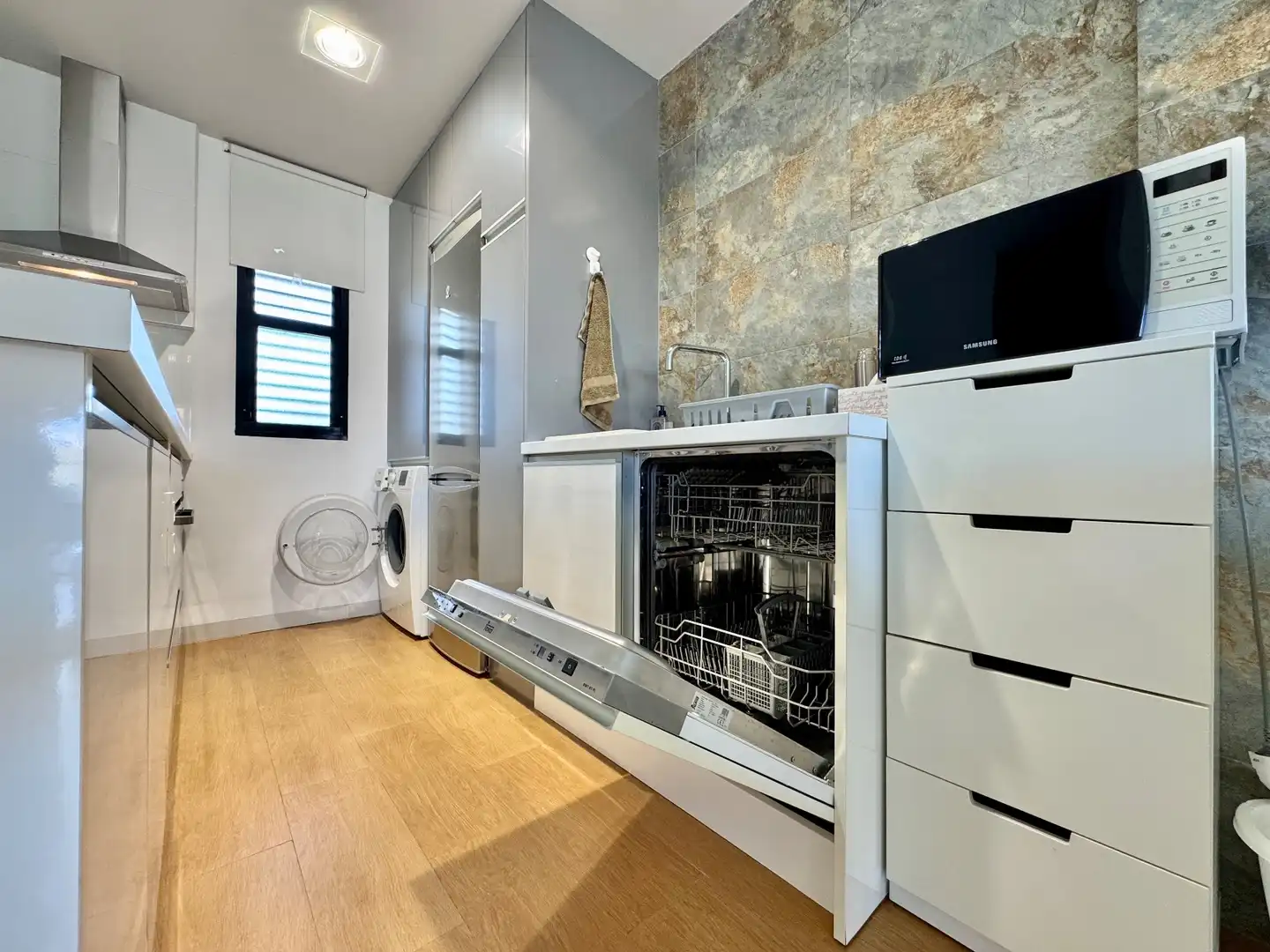 Cuina de Apartament en venda en Orihuela amb Jardí privat, Traster i Piscina