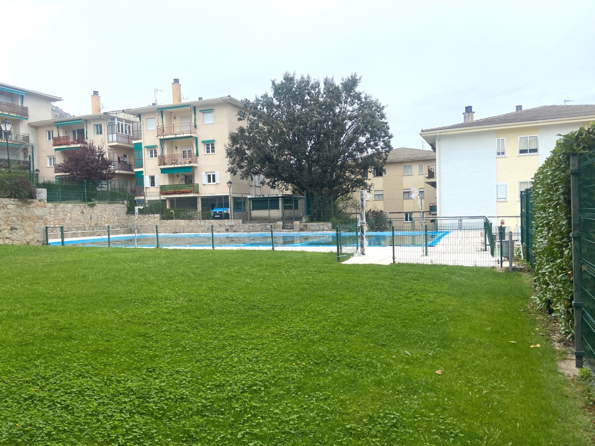 Piscina de Pis en venda en Collado Mediano amb Calefacció, Jardí privat i Terrassa