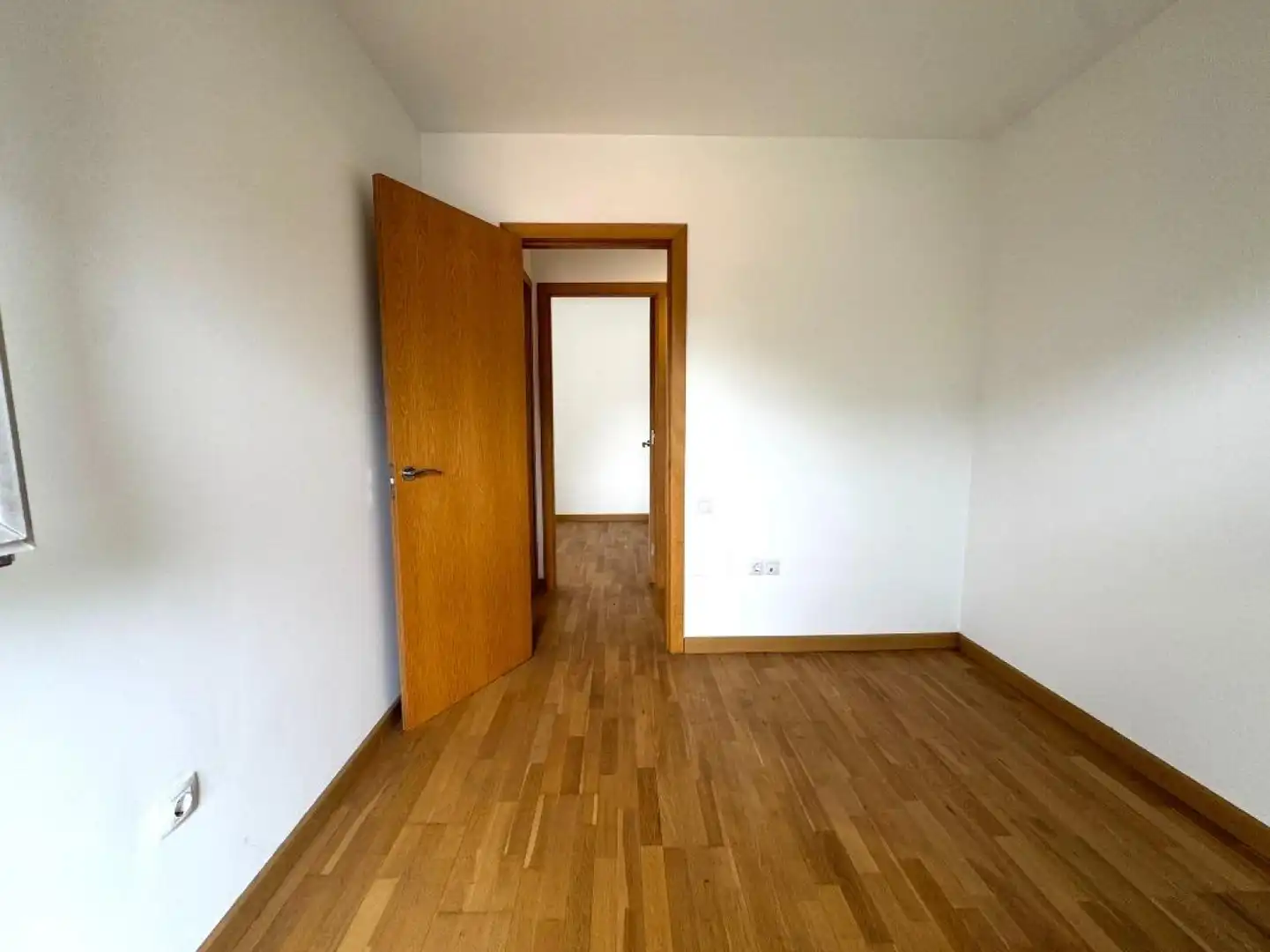Habitación de Piso en venta en Los Corrales de Buelna  con Calefacción, Parquet y Terraza