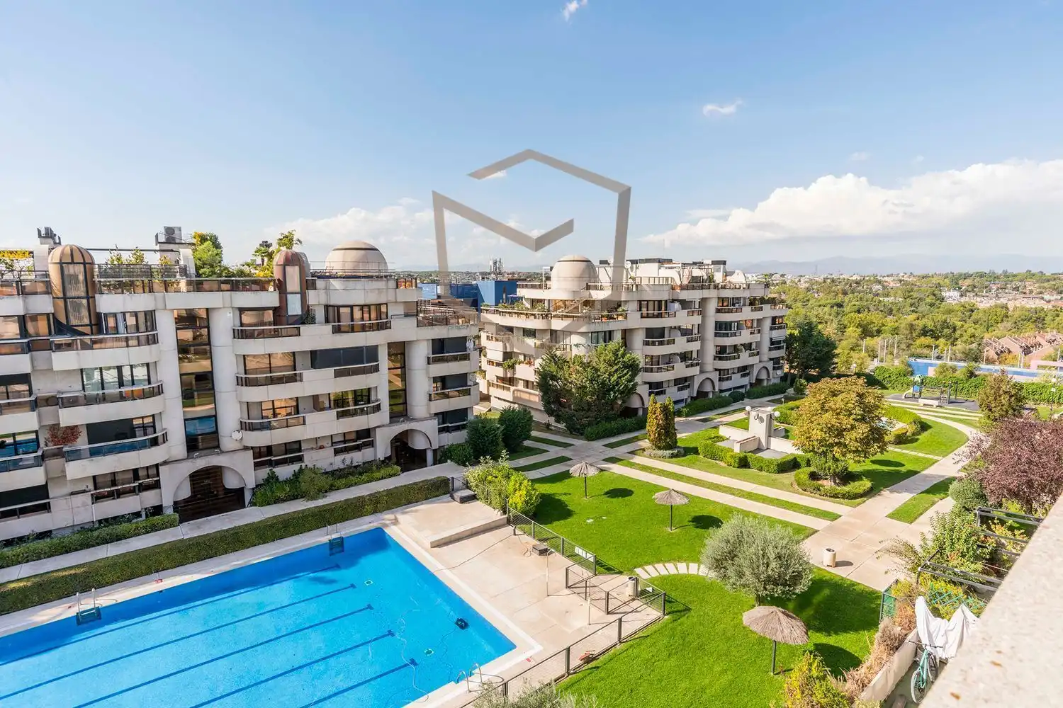 Vista exterior de Dúplex en venda en Madrid amb Aire condicionat, Calefacció i Terrassa