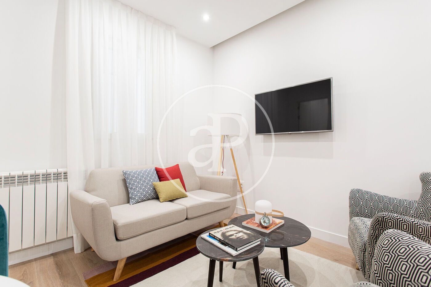 Living room of Flat to rent in  Madrid Capital  with Air Conditioner, Heating and Furnished