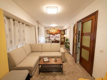 Piso con balcón en venta en Pla - Carolinas