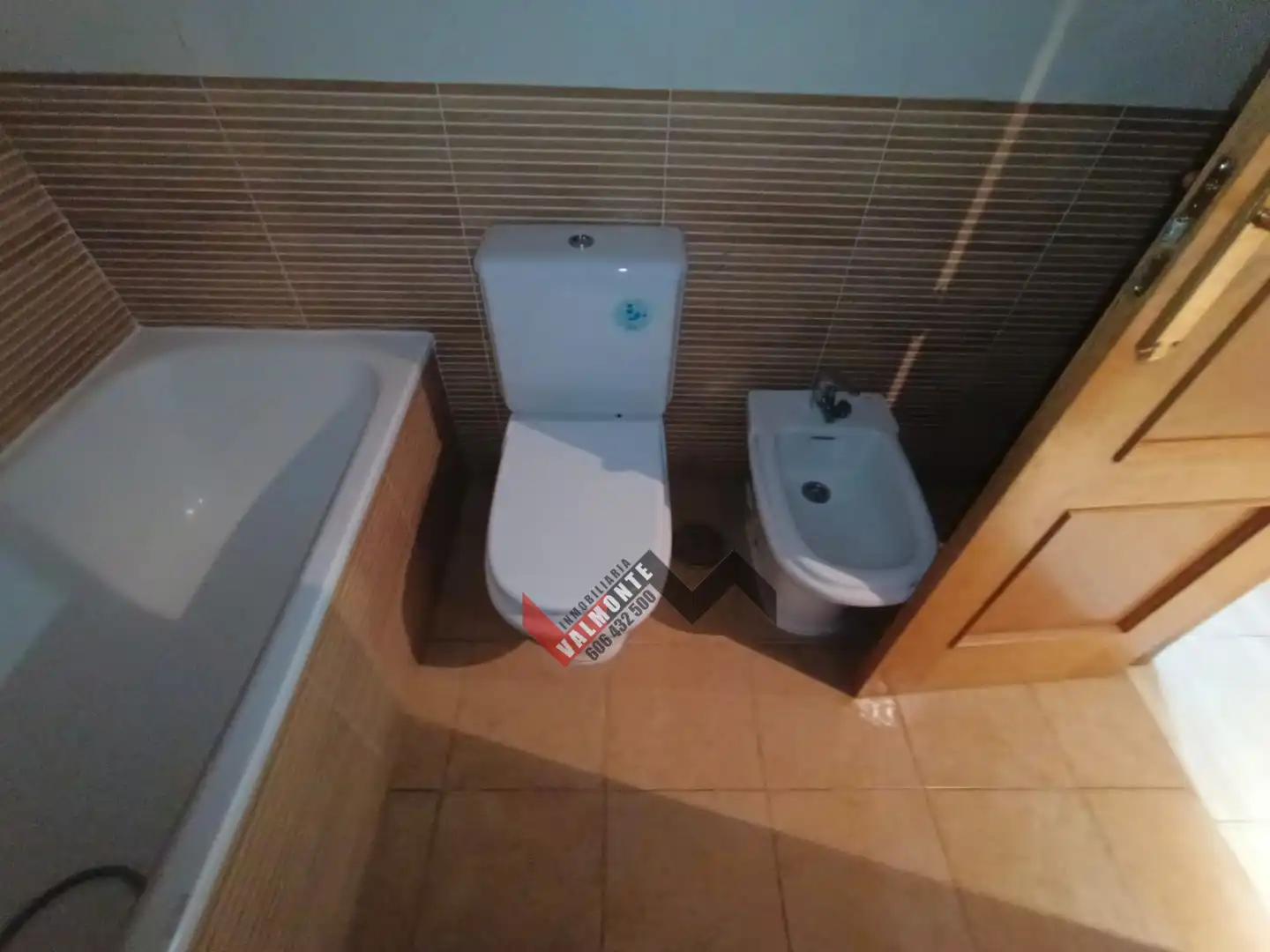 Bany de Pis en venda en Fuensalida amb Calefacció i Terrassa