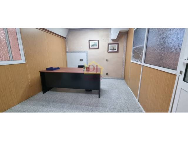 Oficina en Alquiler en N/A en Salesas