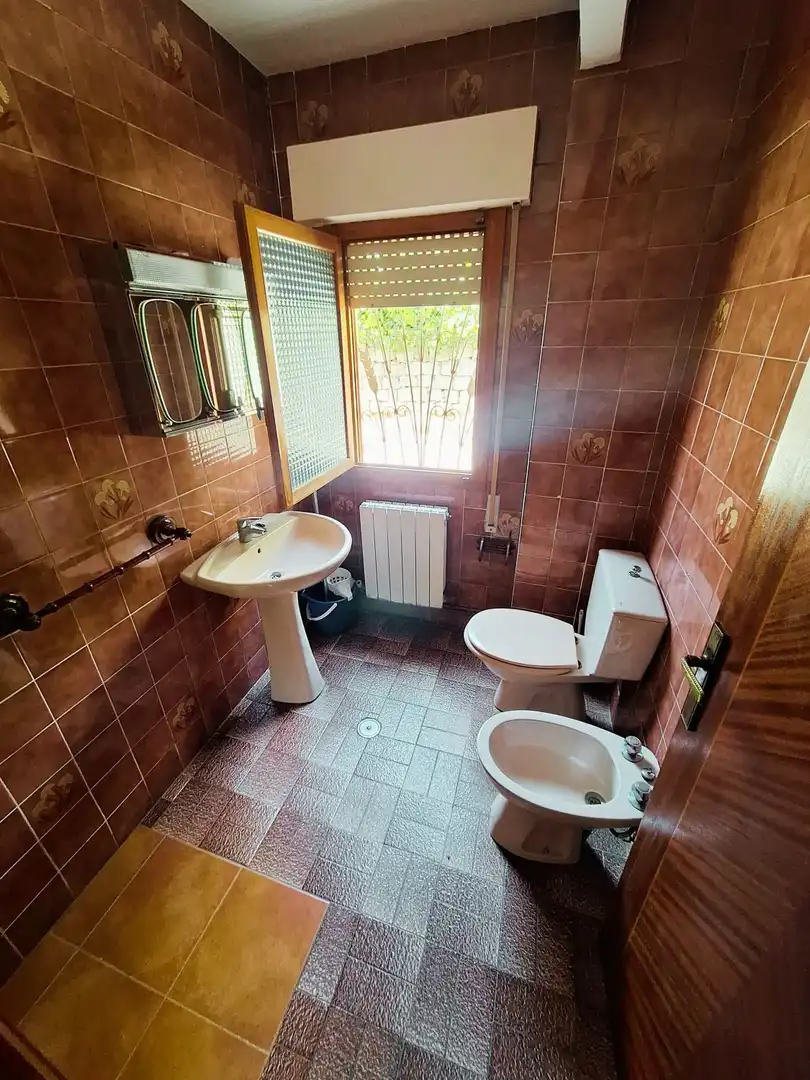 Baño de Casa o chalet en venta en El Hoyo de Pinares  con Calefacción, Terraza y Trastero