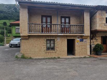 Exterior view of House or chalet for sale in Arenas de Iguña  with Balcony